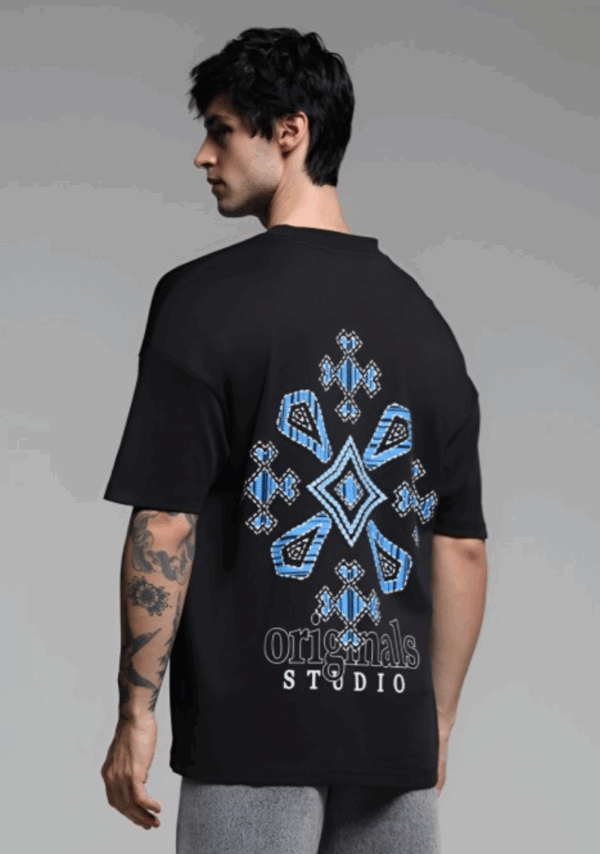 Men Abstract Printed Round Neck Cotton Oversized T-shirt - Image 4